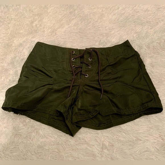 Palmetto’s Army Green Front Lace Up Cargo Shorts - Picture 1 of 5